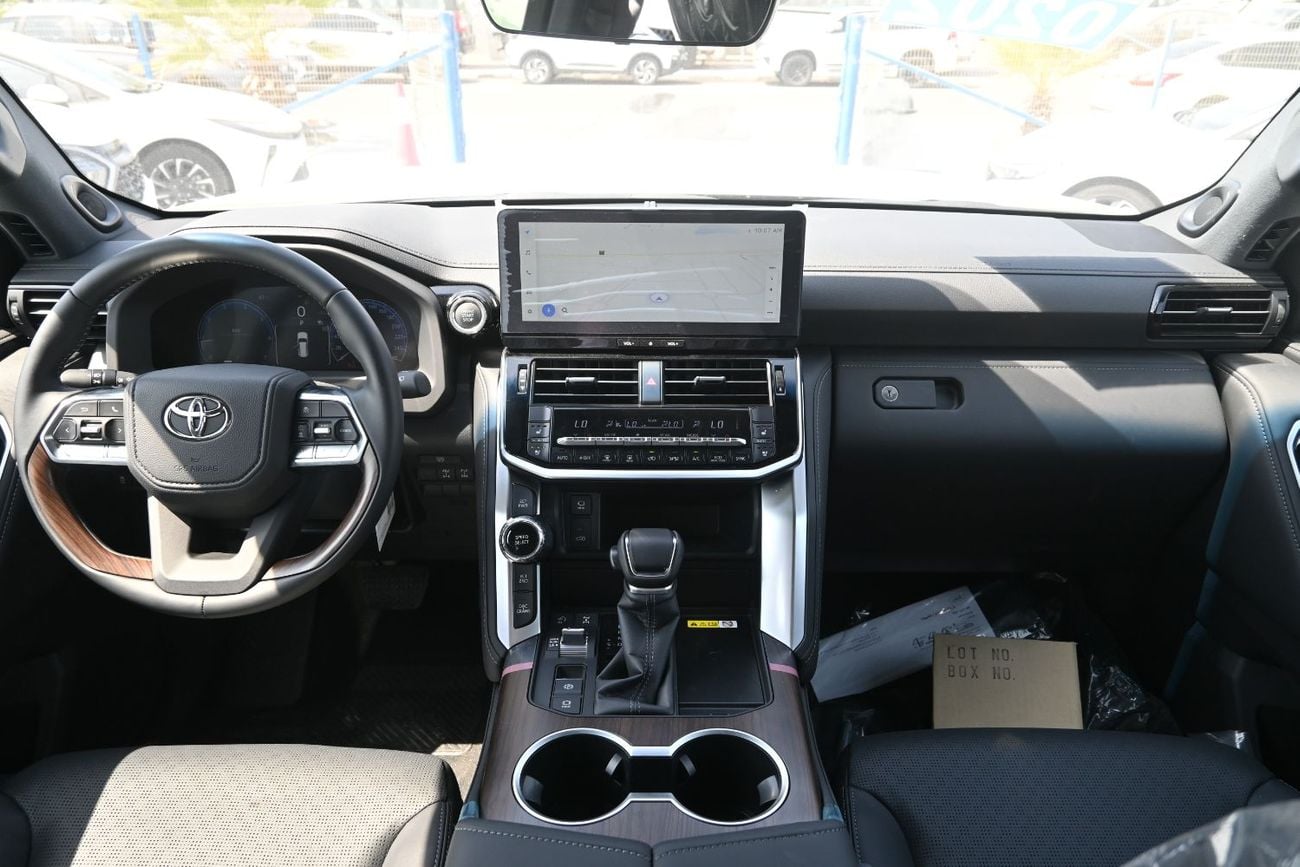 تويوتا لاند كروزر VX 4.0L V6, 4WD, Color Black inside Black, Model 2026