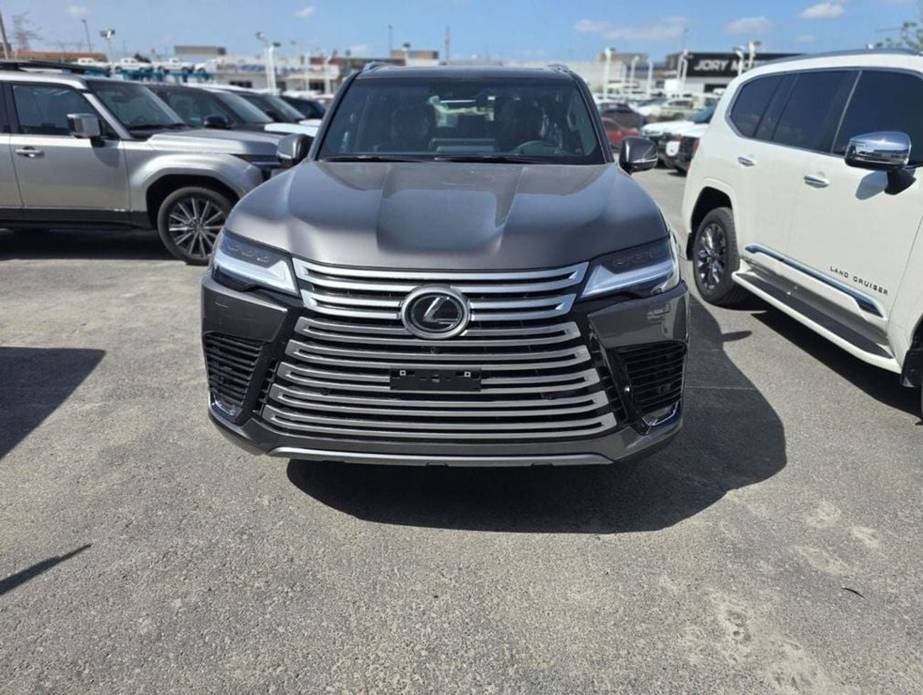 لكزس LX 600 3.5L SIGNATURE PETROL A/T FULL OPTION 7 SEATER