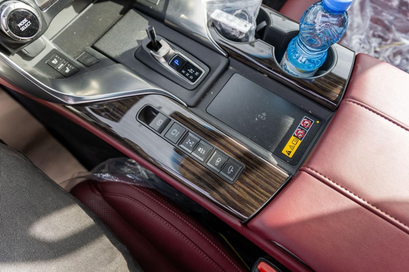 Lexus LX 700h 2025 LEXUS LX700h 3.5L TURBOSPORT HYBRID WHITE / MAROON