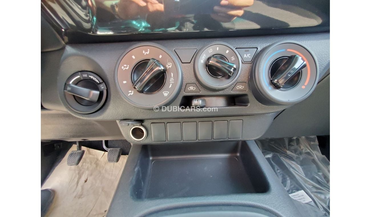 Toyota Hilux 2022 Toyota Hilux 2.7 Petrol Manual Transmission