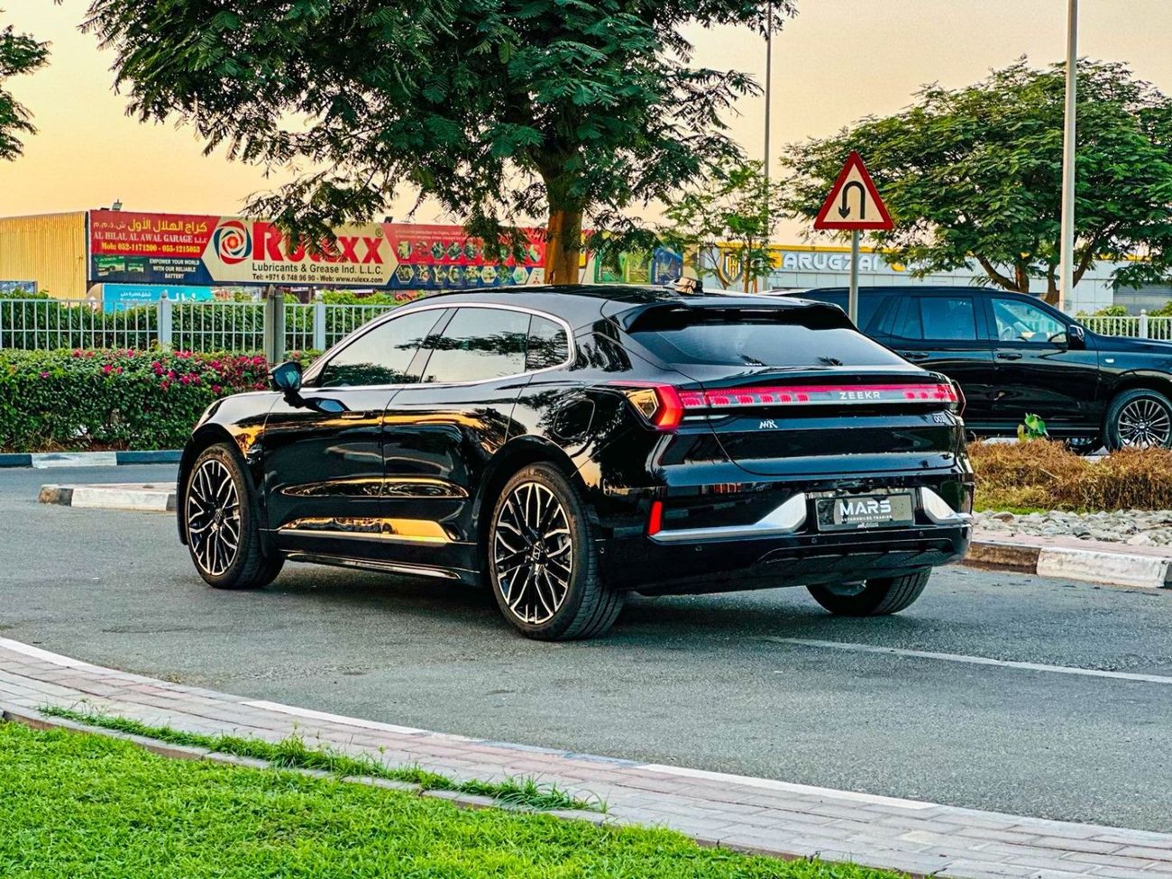 Zeekr 001 2024 Used Zeekr 01 Flagship AWD / Range (580 Km) / 544 Hp / Law Mileage (10,000 Km) / Gcc Warranty