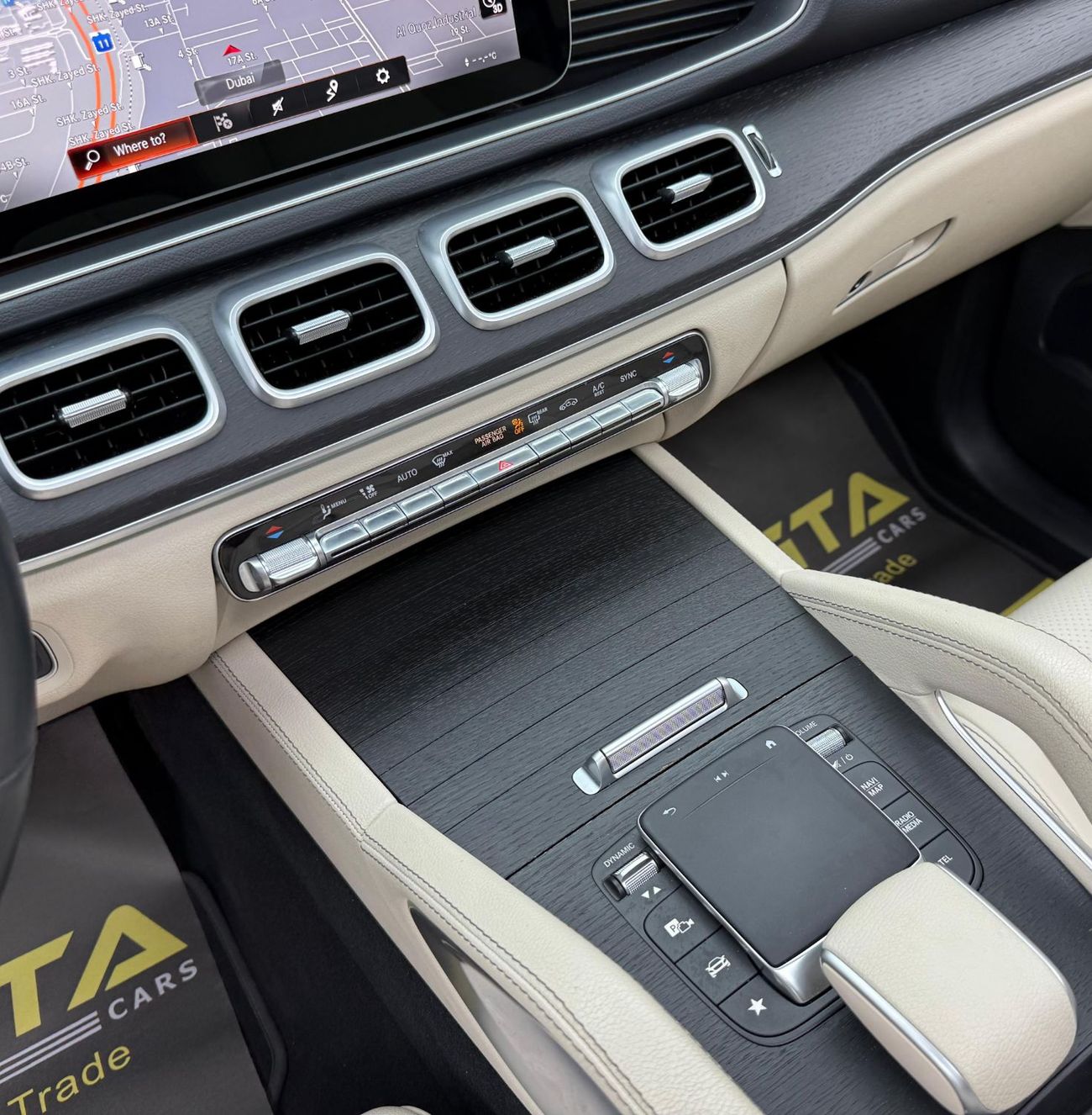 مرسيدس بنز GLE 450 2023 Mercedes-Benz GLE 450 4MATIC,One Year Unlimited KM Warranty,Full service history,GCC