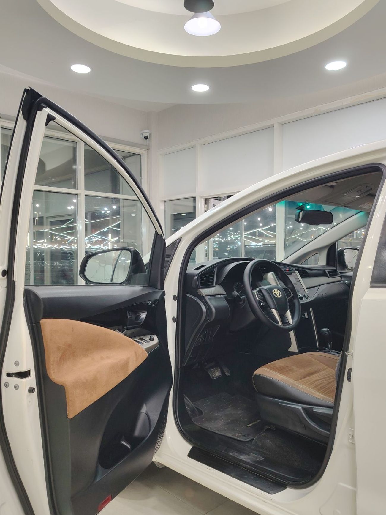 تويوتا إينوفا GL 2.7L