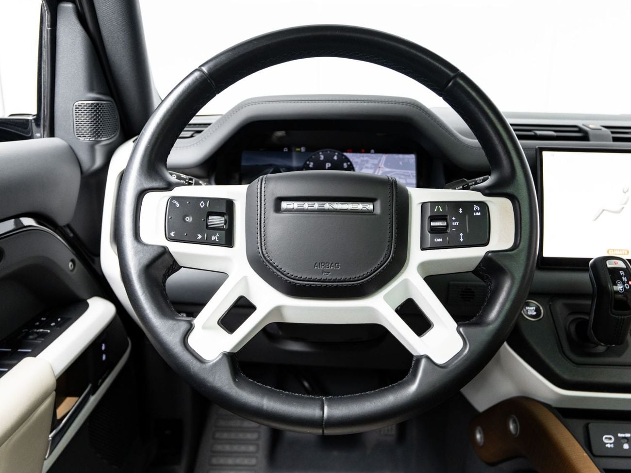 Land Rover Defender 110 HSE P400 BUY NOW, PAY 2027 | THE BLACKLINE STANDARD | 2028 Al Tayer Warranty, GCC