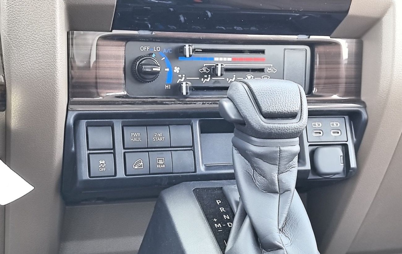 تويوتا لاند كروزر 70 2025 TOYOTA LAND CRUISER 76 2.8L DIESEL 5 DOOR FULL OPTION