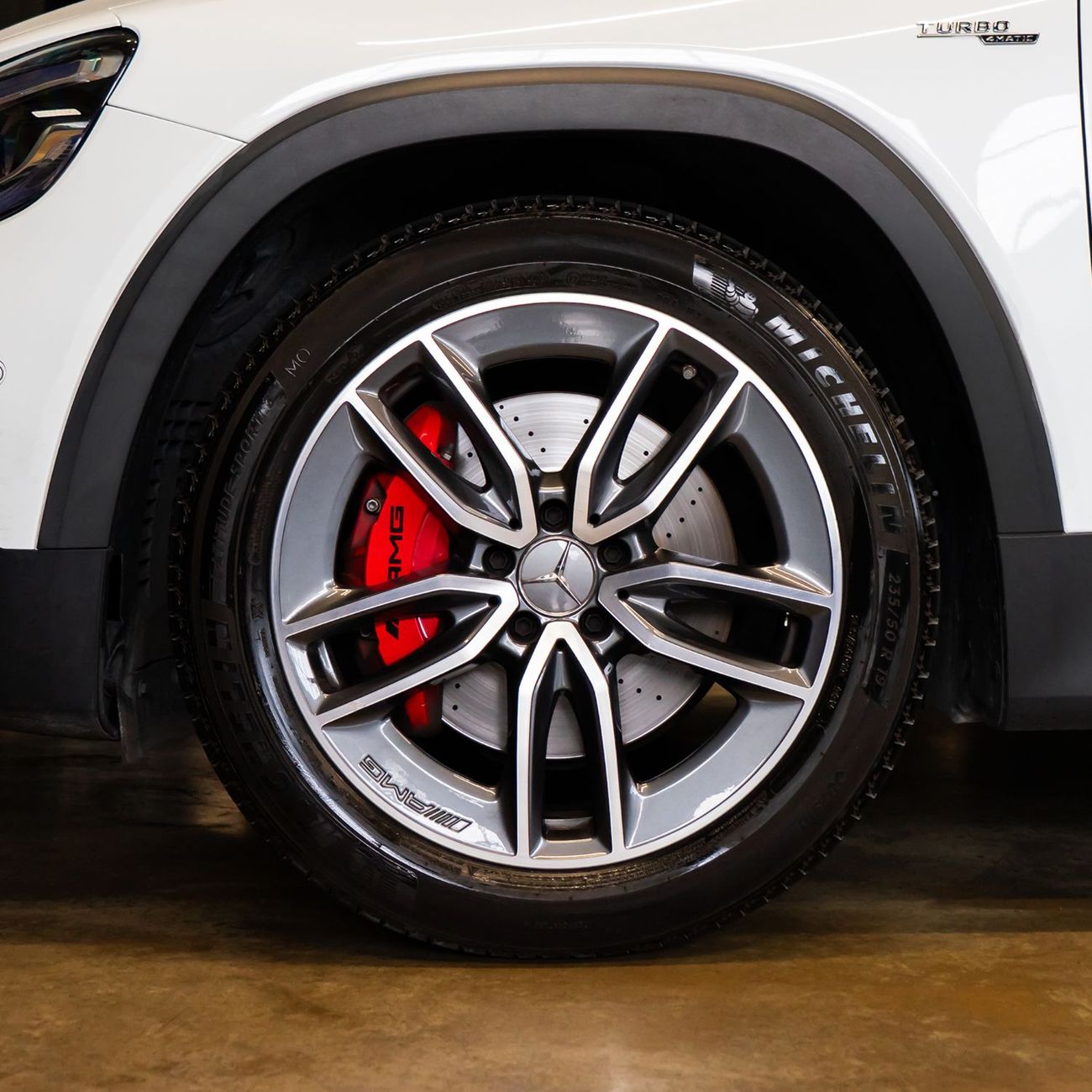 مرسيدس بنز GLB 35 AMG 4MATIC 2.0L (302 HP) AED 3,180  pm • 0% Downpayment • Mercedes GLB 35 AMG • 1 Year Warranty