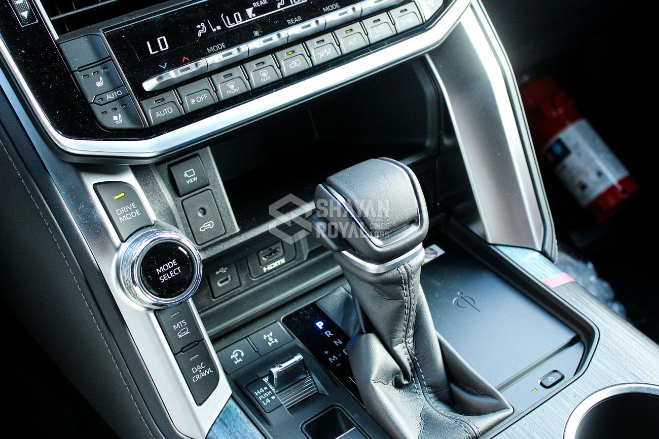 تويوتا لاند كروزر LHD LC300 VXR 3.5L HYBRID 457TT 7-SEATS AT 2025MY