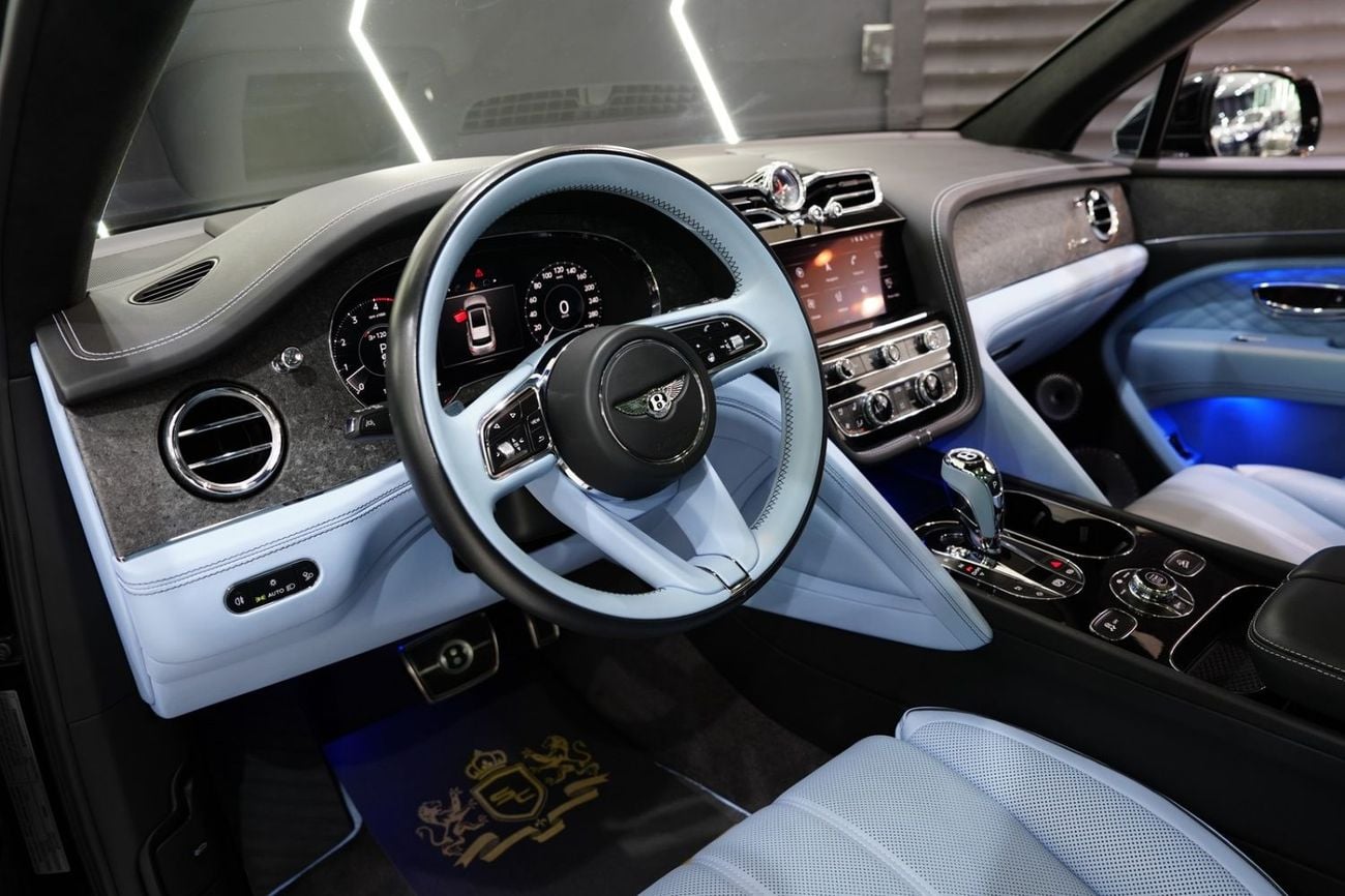 Bentley Bentayga Azure Bang N Olufsen, Panoramic Roof, Dealer Warranty!!