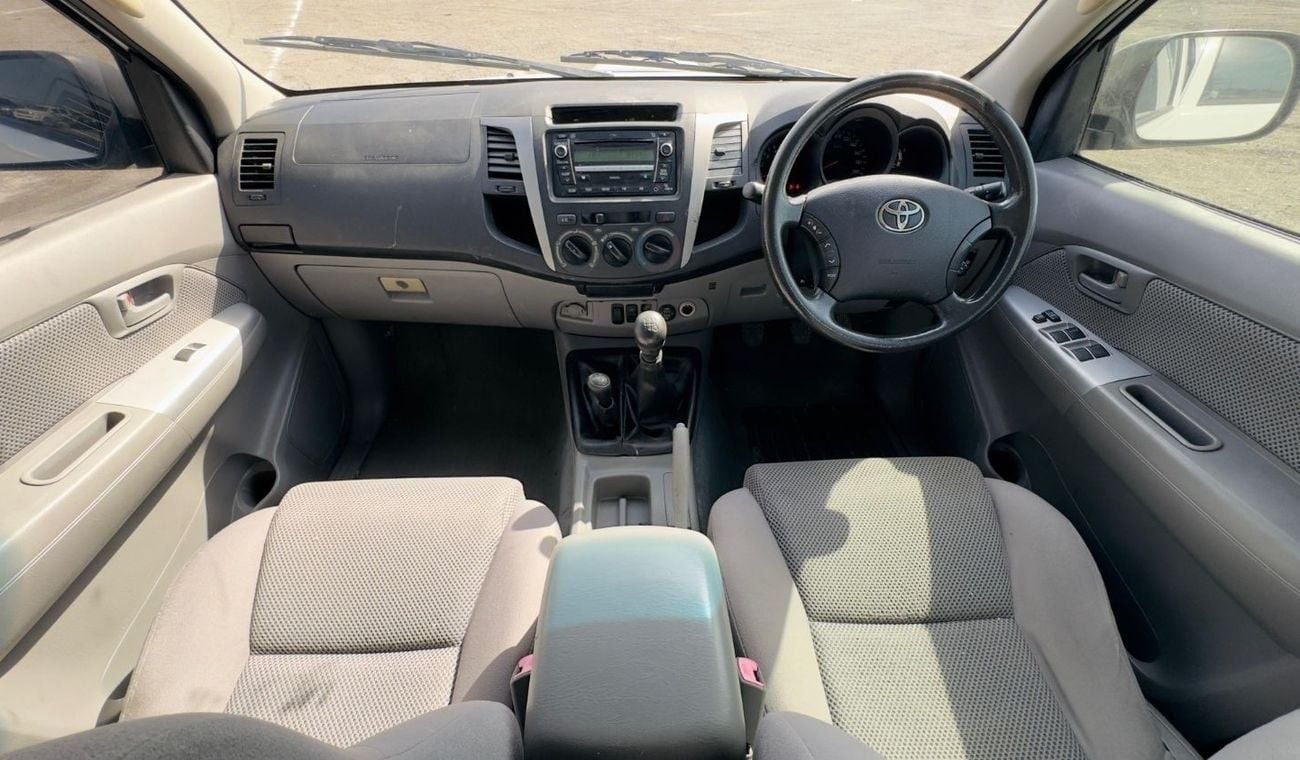 Toyota Hilux PREMIUM BULL BAR | RHD | 2010 | 3.0L DIESEL ENGINE | MANUAL TRANSMISSION | LATEST SPORTS BAR