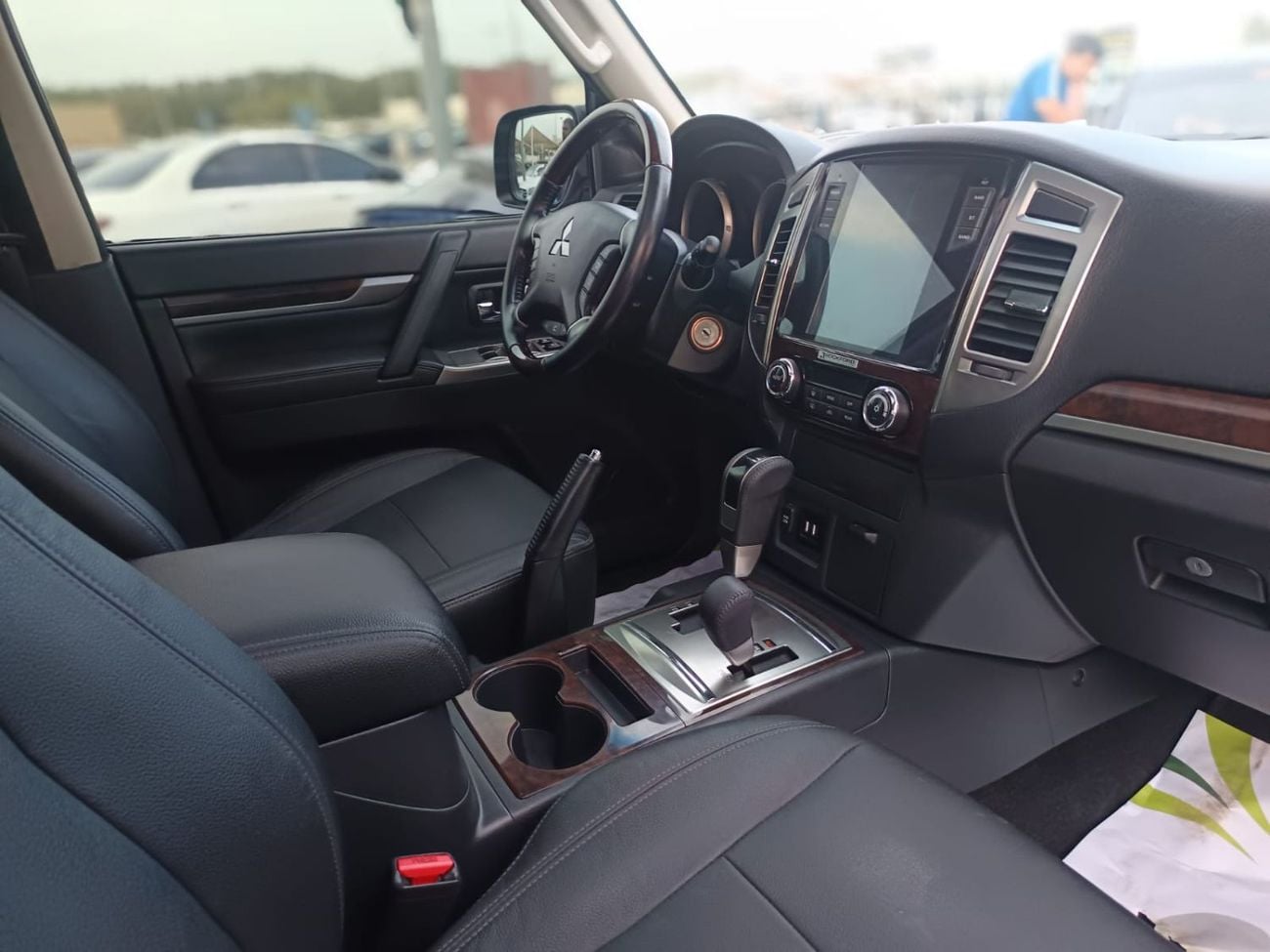 ميتسوبيشي باجيرو GLS Highline 3.8L full option