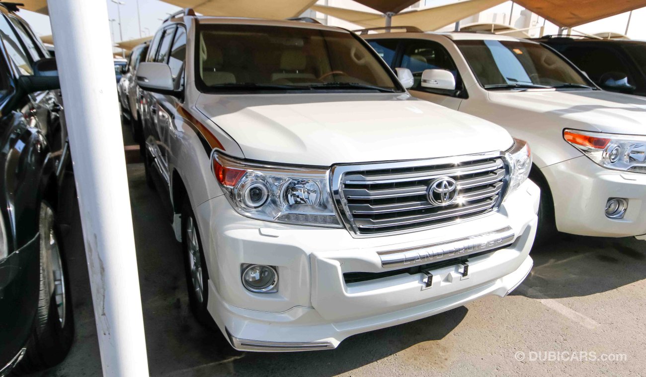 Toyota Land Cruiser GXR V8