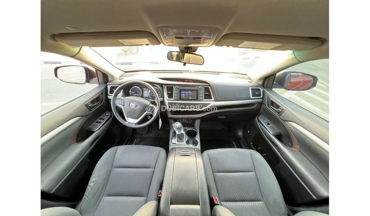 Toyota Highlander 2019 Toyota Highlander LE AWD 4X4 MidOption+ /