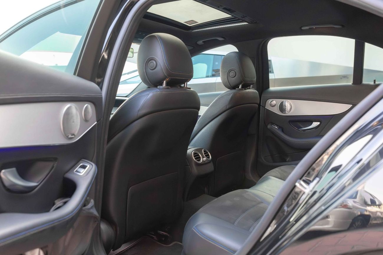 Mercedes Benz C300 STANDARD