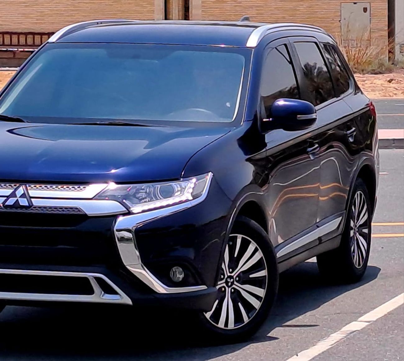 Mitsubishi Outlander GLX High 2.4L 899-Monthly l GCC l Cruise, Camera, 4x4 l Accident Free