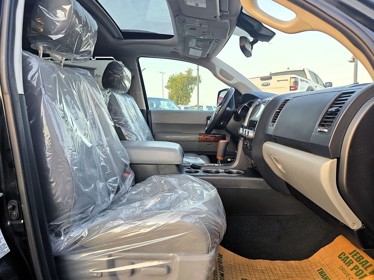Toyota Sequoia SR5 (NON GCC) Used Toyota Sequoia 5.7L A/T V8 AWD USA Speces Black Color 2020 Model