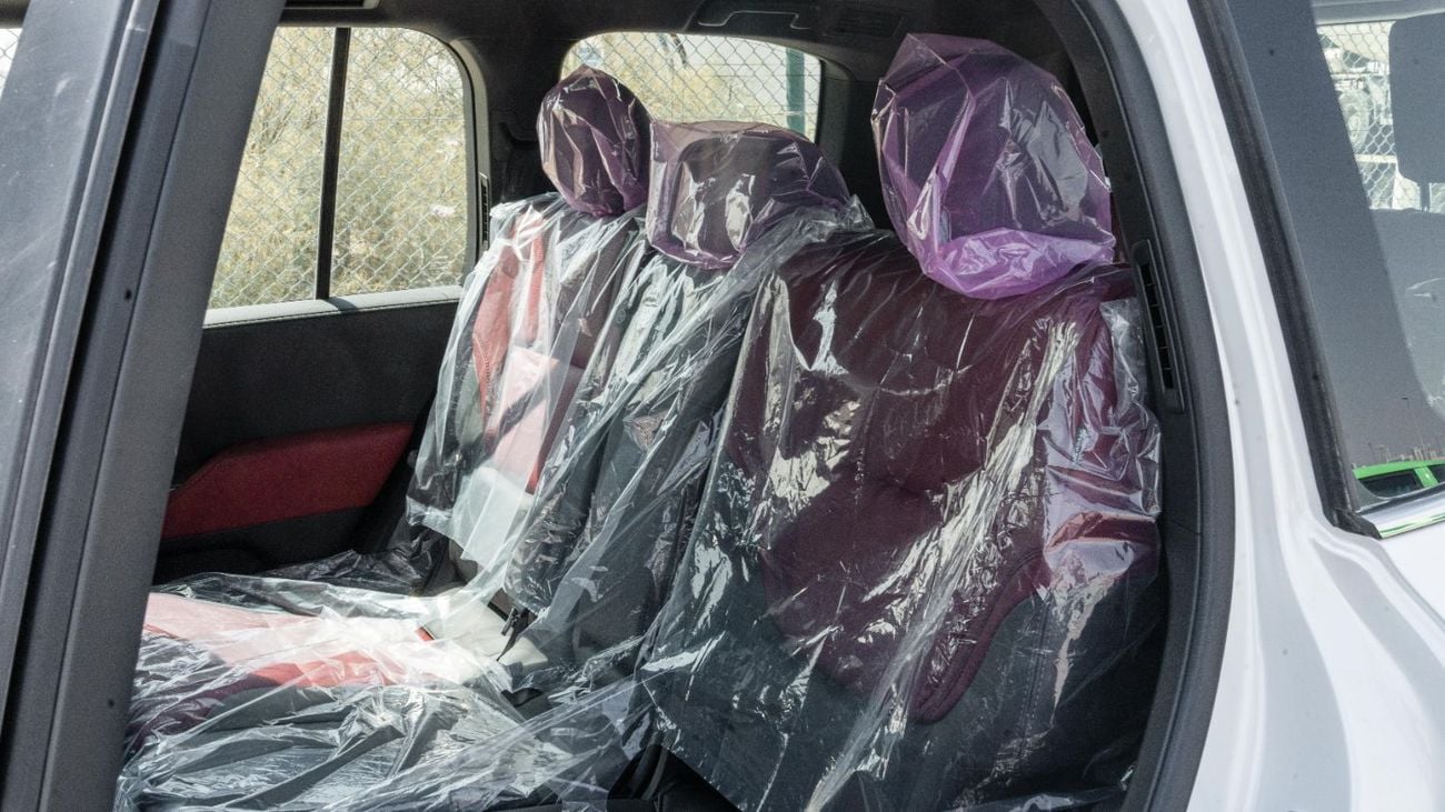 Toyota Land Cruiser 2026 Toyota Land Cruiser VXR 3.5L AT Petrol (White-Red)