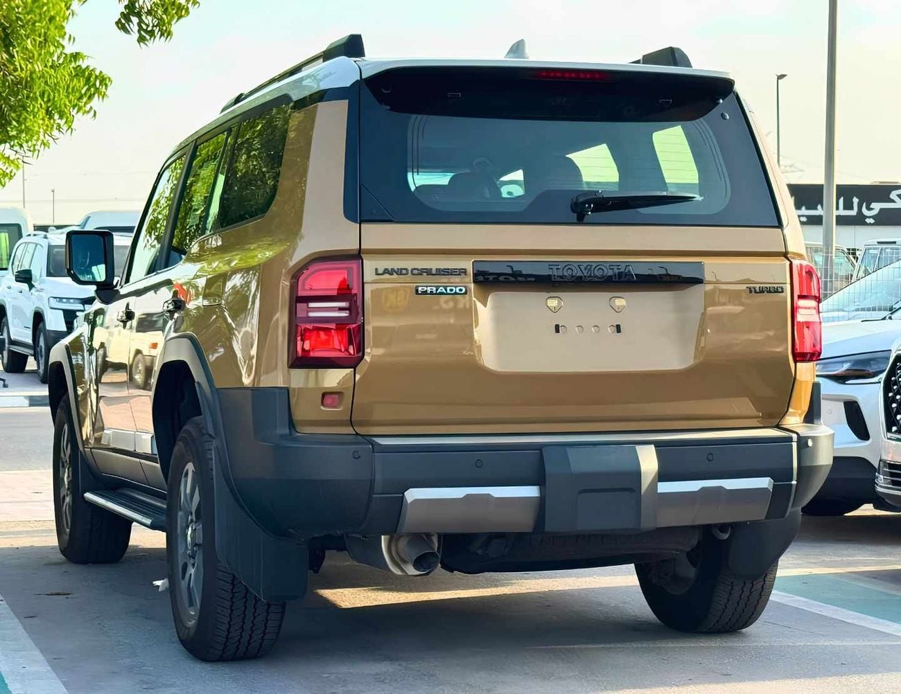 تويوتا برادو ADVENTURE TURBO DUAL TONE || 2.4L PETROL V4 | RADAR | 360*CAMERA | SUNROOF | LEATHER WITH PWR SEATS