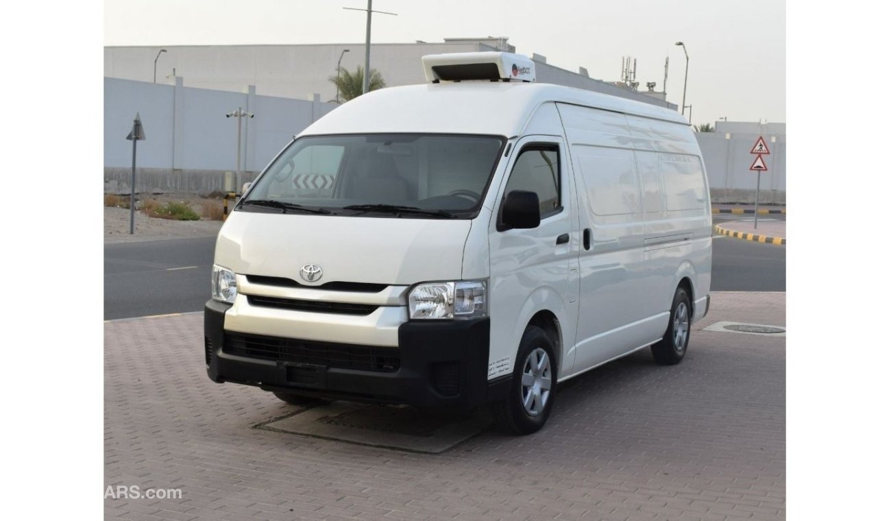 Toyota Hiace 2017 | TOYOTA HIACE HIGH-ROOF PANEL | CHILLER VAN 3-SEATER | LOW MILEAGE | 5-DOORS | GCC | VERY WELL