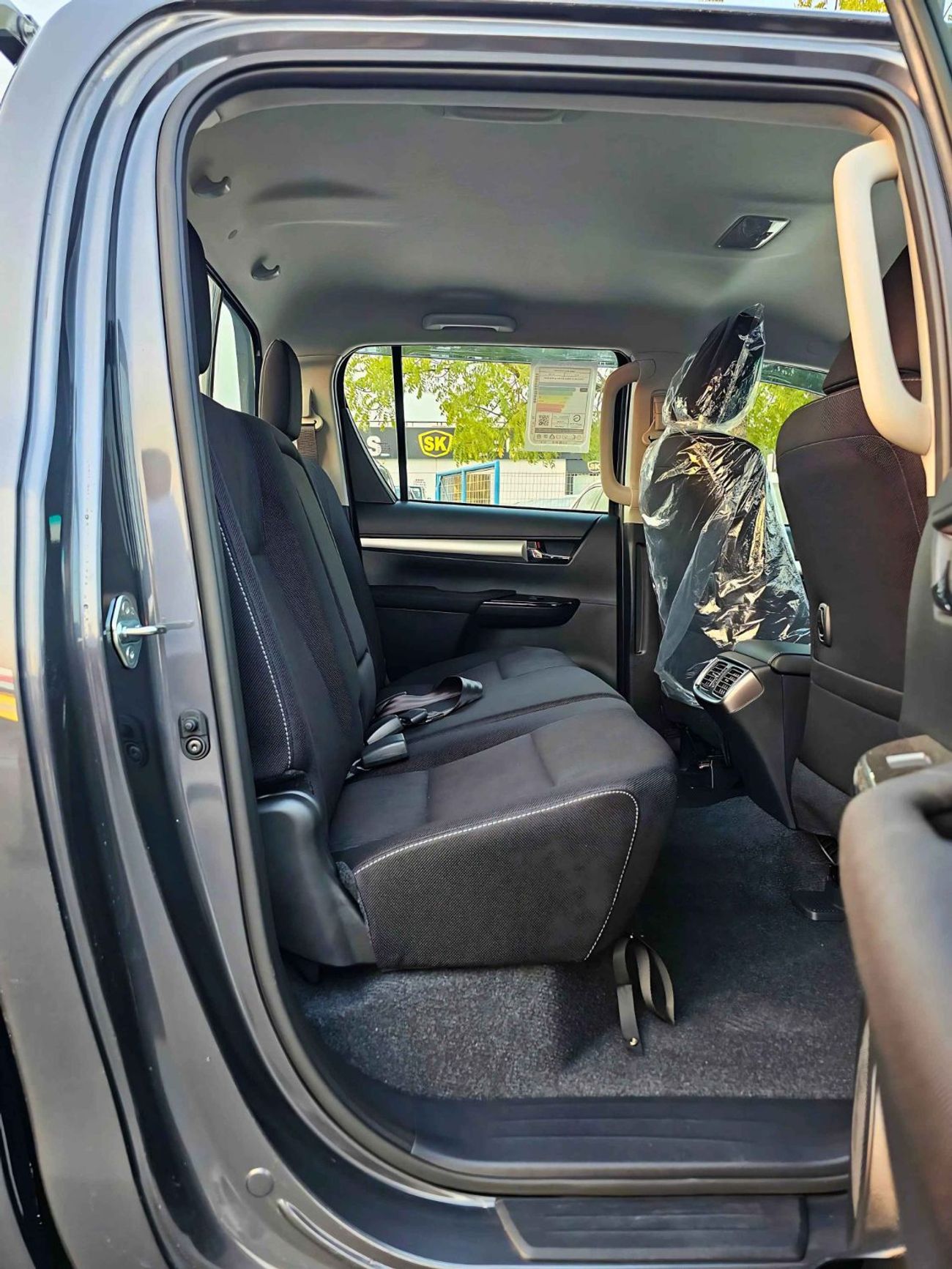 تويوتا هيلوكس SR5 WIDE BODY / DOUBLE CABIN / 2.4L DIESEL A/T 4WD / BLIND SPOT / OVER FENDER / DIFF LOCK (CODE#HDAH