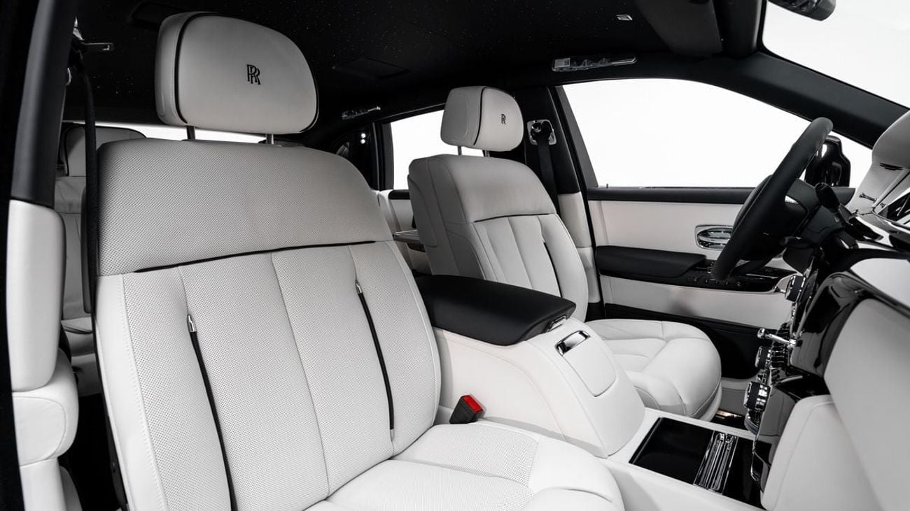 Rolls-Royce Phantom EWB - 2026 - GCC Specs - Under Warranty and Service Contract