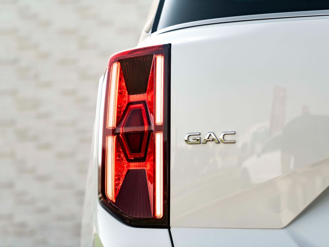 جي إي سي GS 8 2.0T GL (4WD)