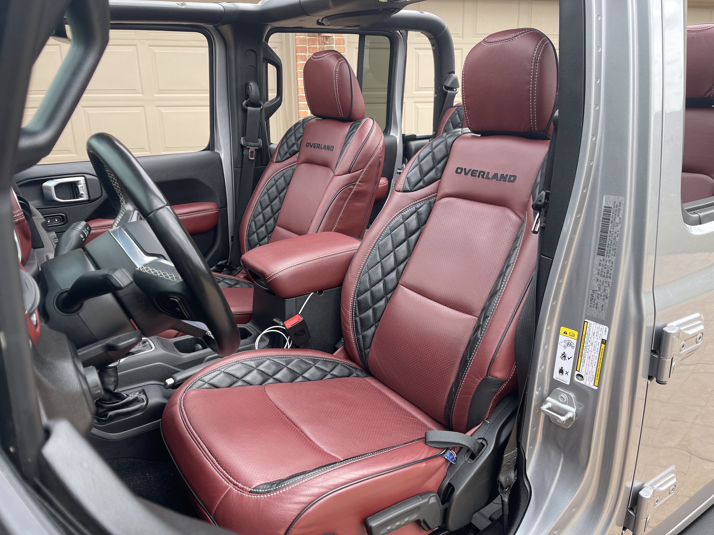 Jeep Gladiator interior - Seats