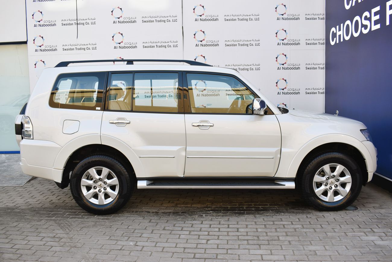 Mitsubishi Pajero AED 1229 PM | 3.0L GLS V6 4WD GCC DEALER WARRANTY