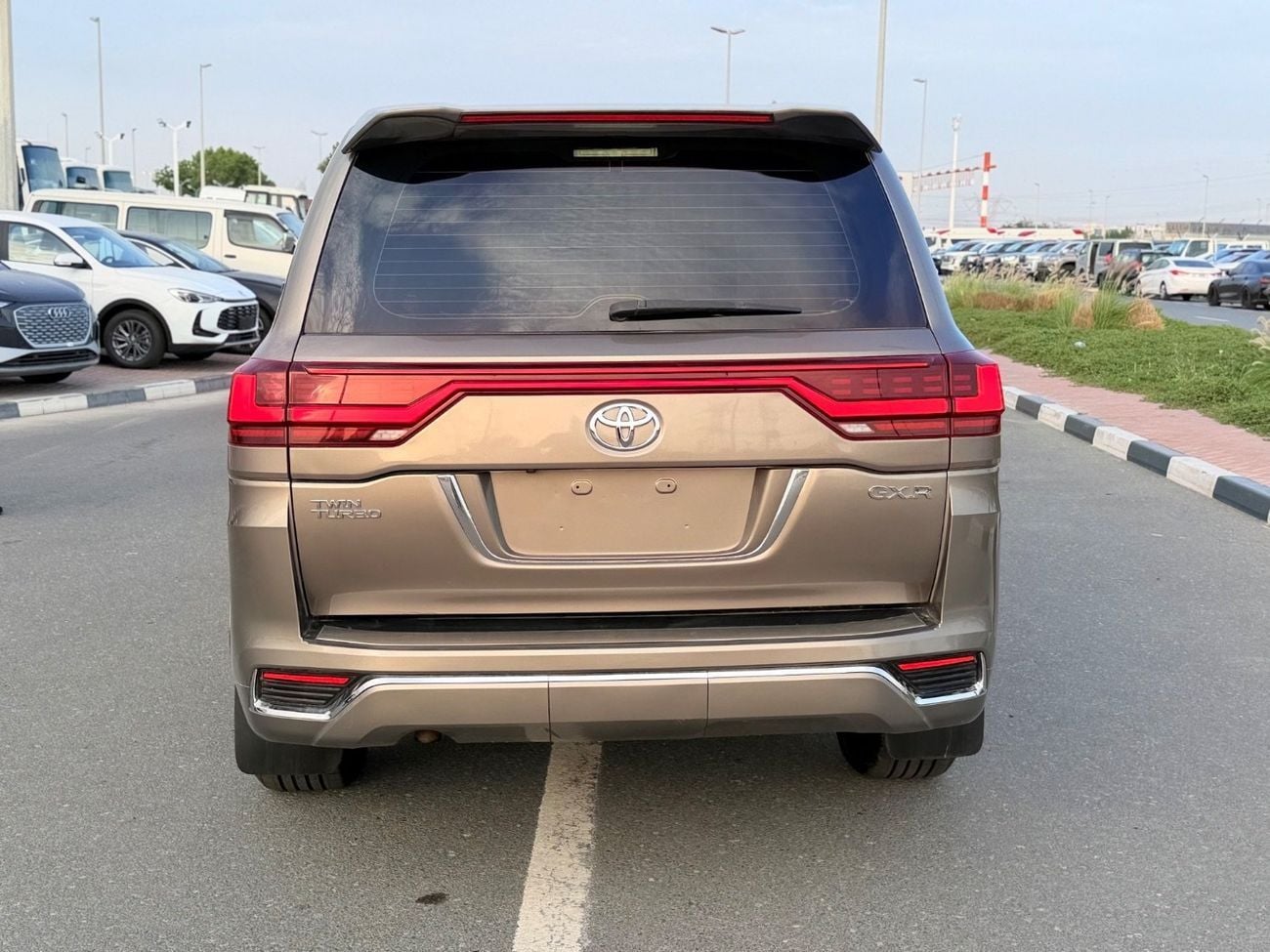 Toyota Land Cruiser GXR+ 4.0L Toyota landcuriser Years GXR 2017 upgrade 2025 full loaded V6 4.0L