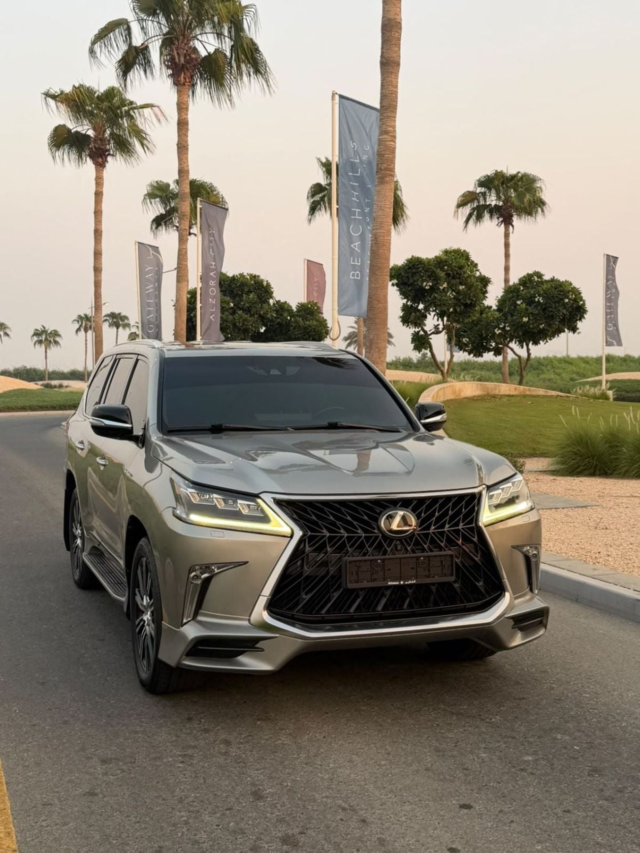 لكزس LX 570 بلاتينيوم سيجنتشر