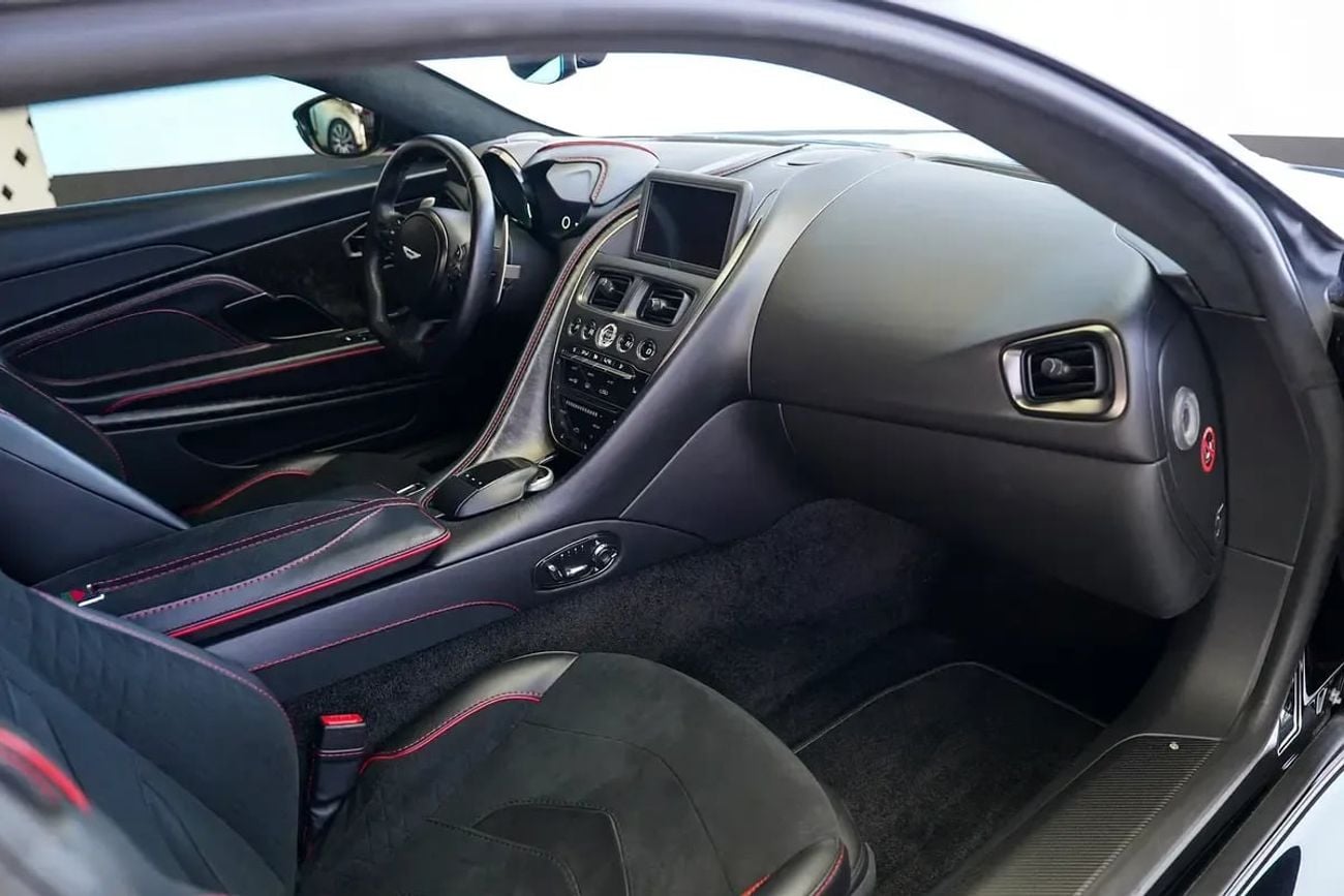 Aston Martin DBS SUPERLEGGERA 5.2L