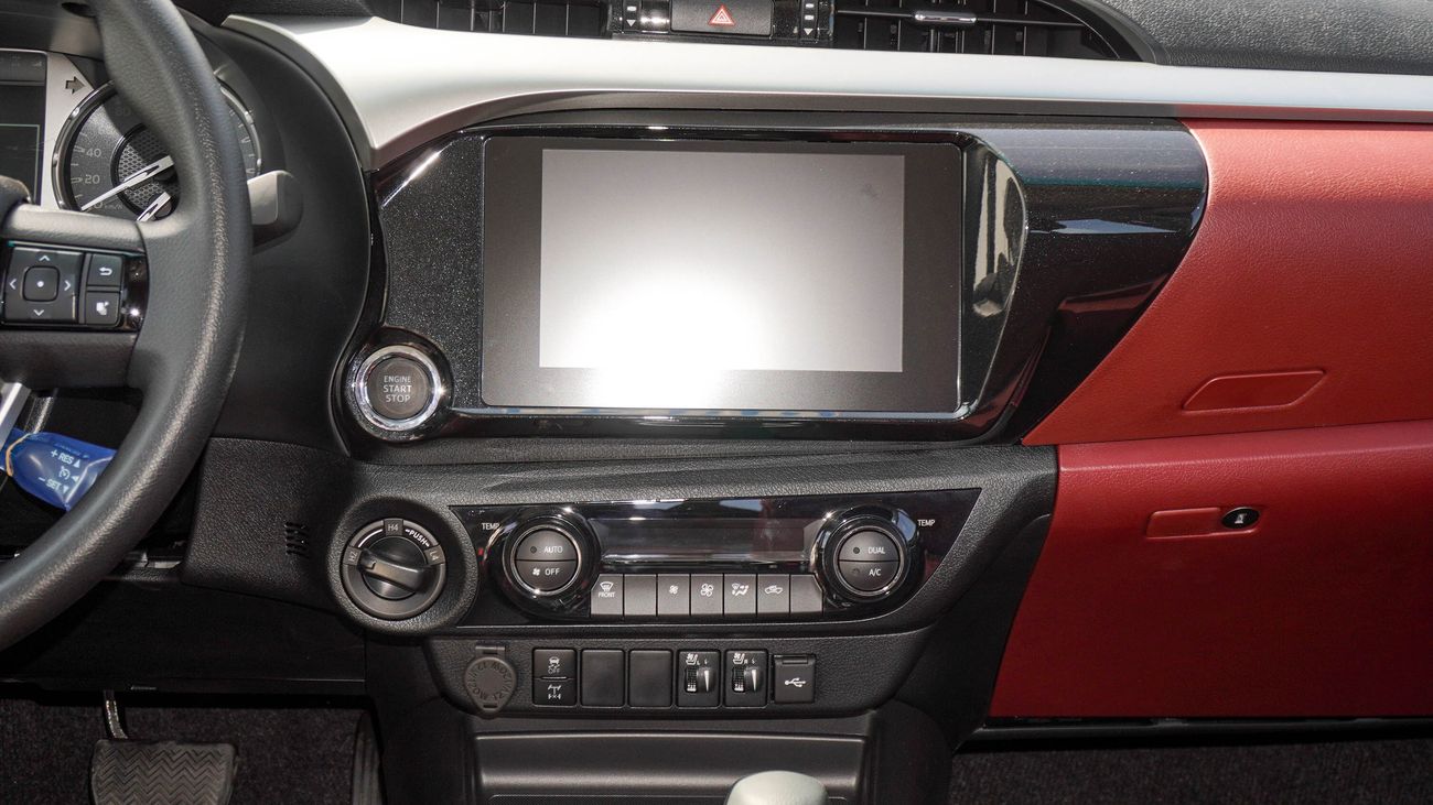 Toyota Hilux S-GLX SR5  2.7L 4WD A/T