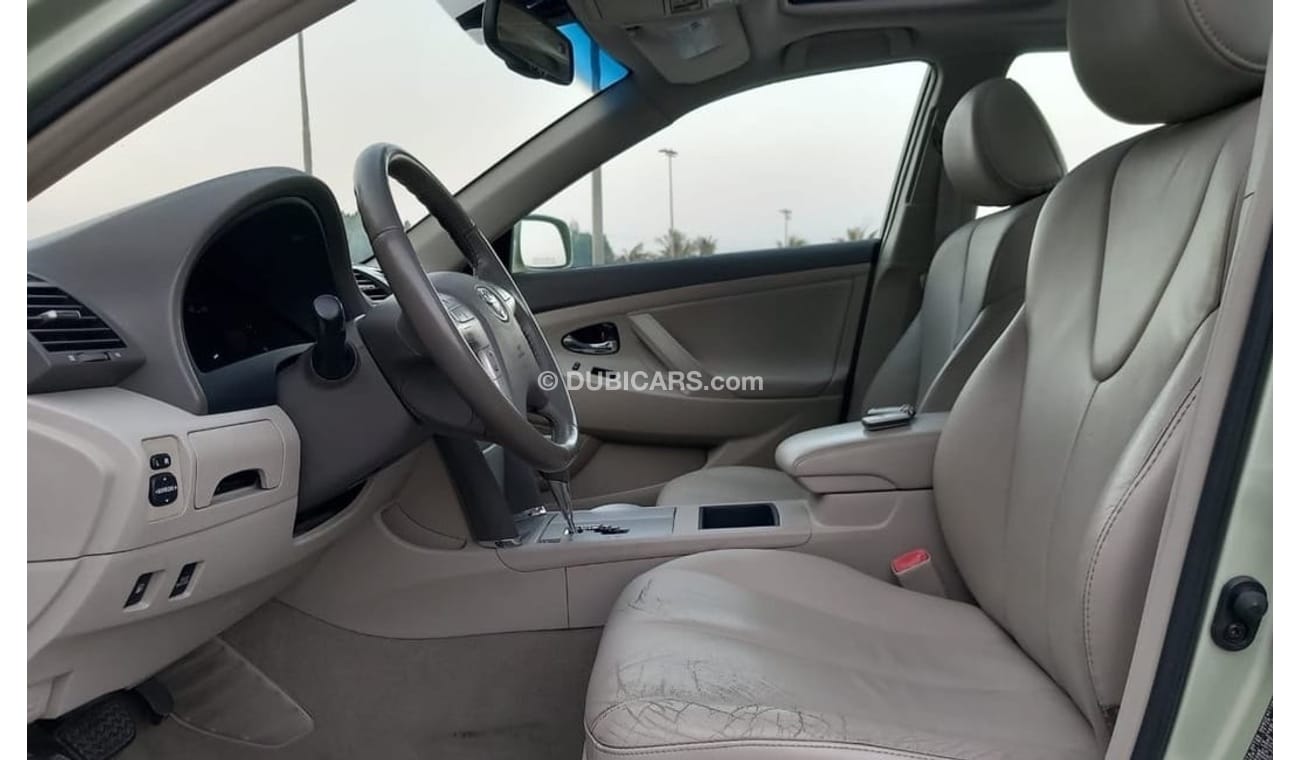 تويوتا كامري Hybrid Full option