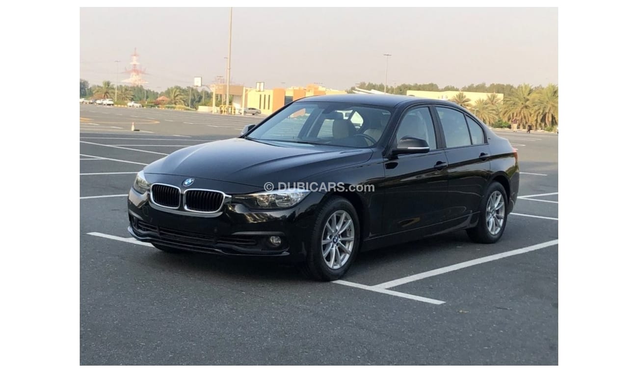 BMW 318i Exclusive MODEL 2016 GCC CAR PREFECT CONDITION INSIDE AND OUTSIDE 1500 TURBO FULL ORIGINAL PAINT ONE