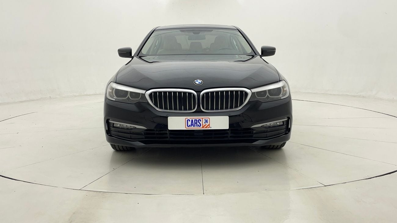 بي أم دبليو 520i EXCLUSIVE 2 | بدون دفعة مقدمة | اختبار القيادة في المنزل