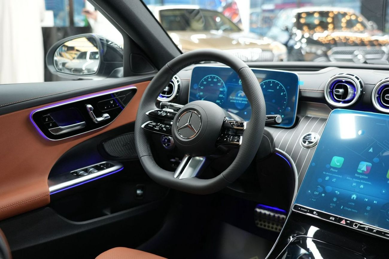 مرسيدس بنز C 200 Mercedes-Benz C 200 Premium  | 2026 GCC 0km | Agency Warranty | AMG Package | 360 View