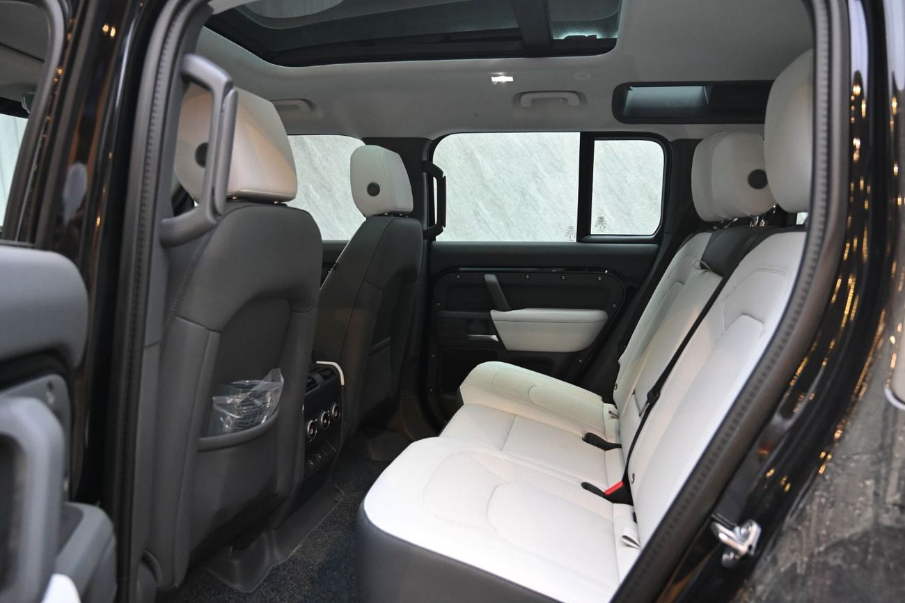 Land Rover Defender P300 110 S 2.0L (5 Seater) Land Rover Defender S P300 V4 110 GCC