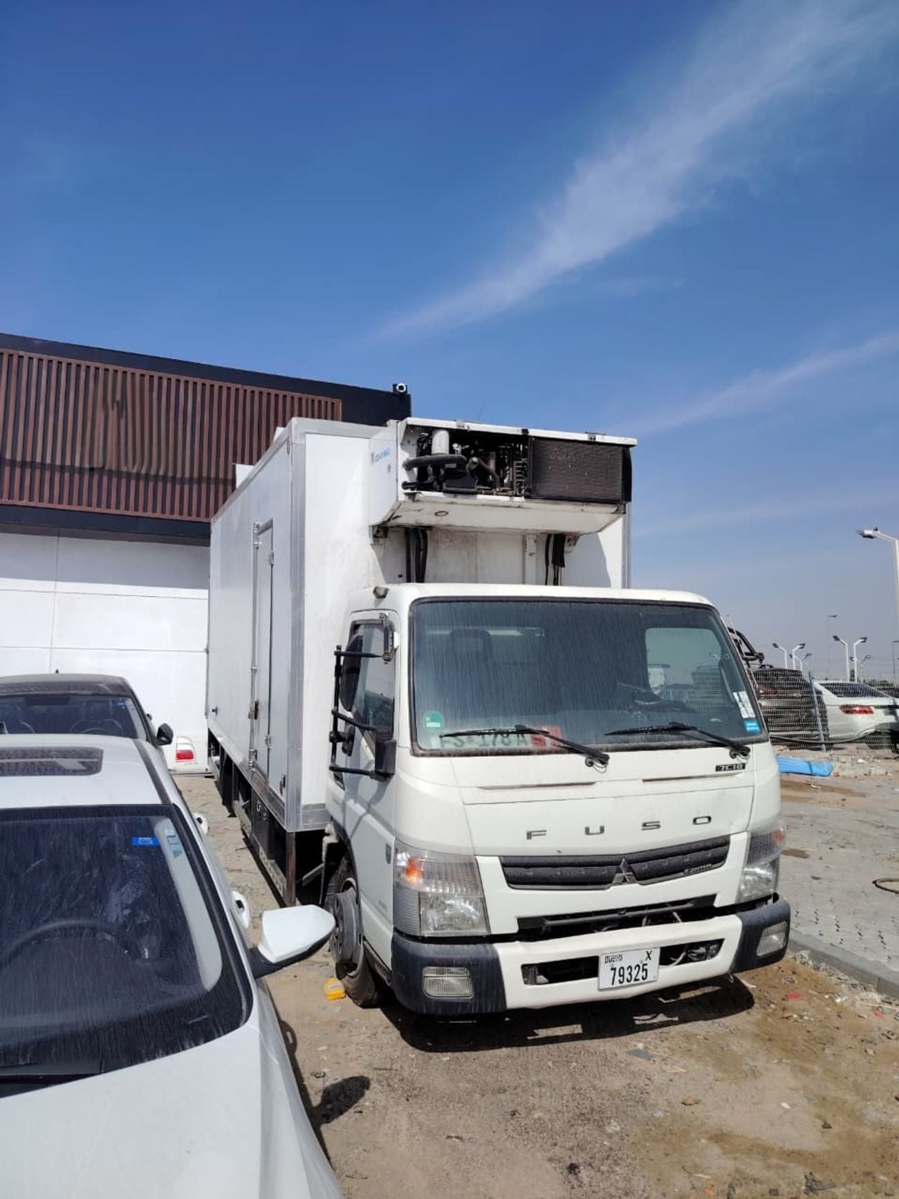 ميتسوبيشي فوسو كانتير  MITSUBISHI FUSO ROSA USED WITH NEW REFRIGERATOR BOX EUROPEAN SPECS 2014 MODEL