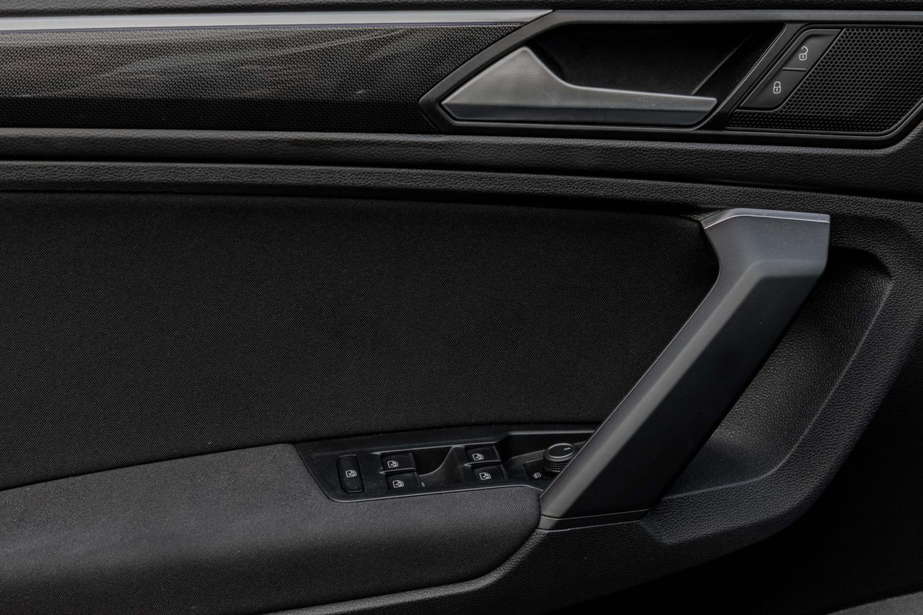 فولكس واجن تيجوان Tiguan Elegance | 1,665 P.M | 0% Downpayment | VW Warranty + Service | Ultra Low KM!