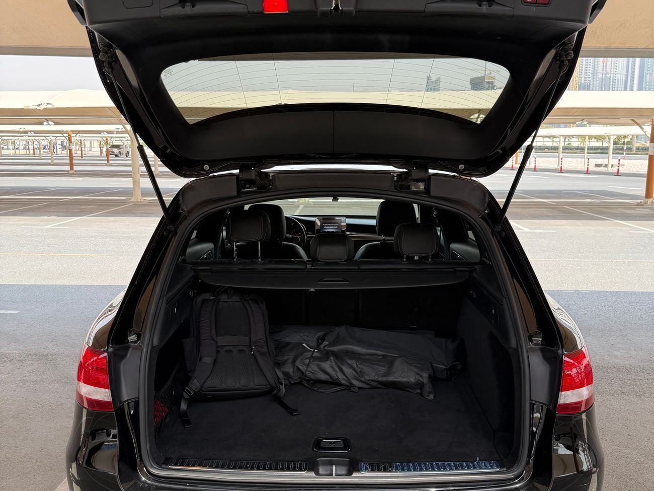 مرسيدس بنز GLC 300 E 4MATIC PREMIUM