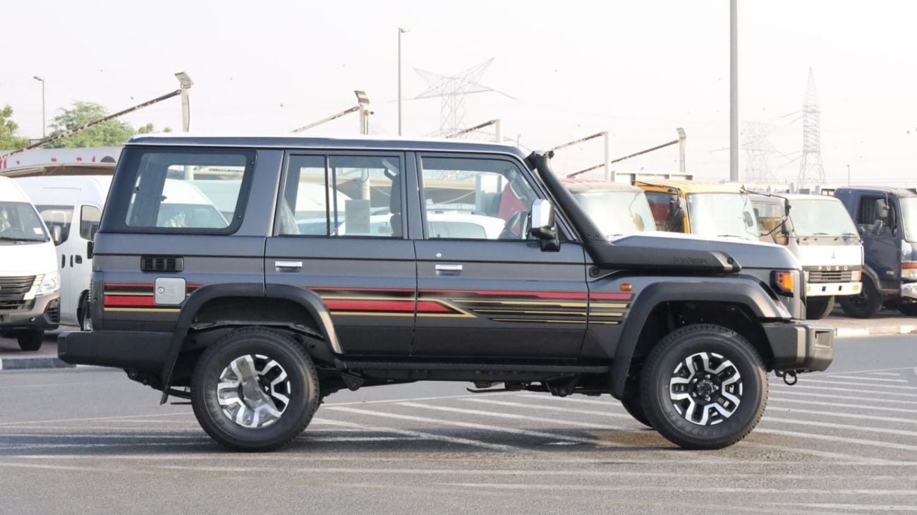 تويوتا لاند كروزر 70 Toyota Land Cruiser LC76 2.8 AT 2026
