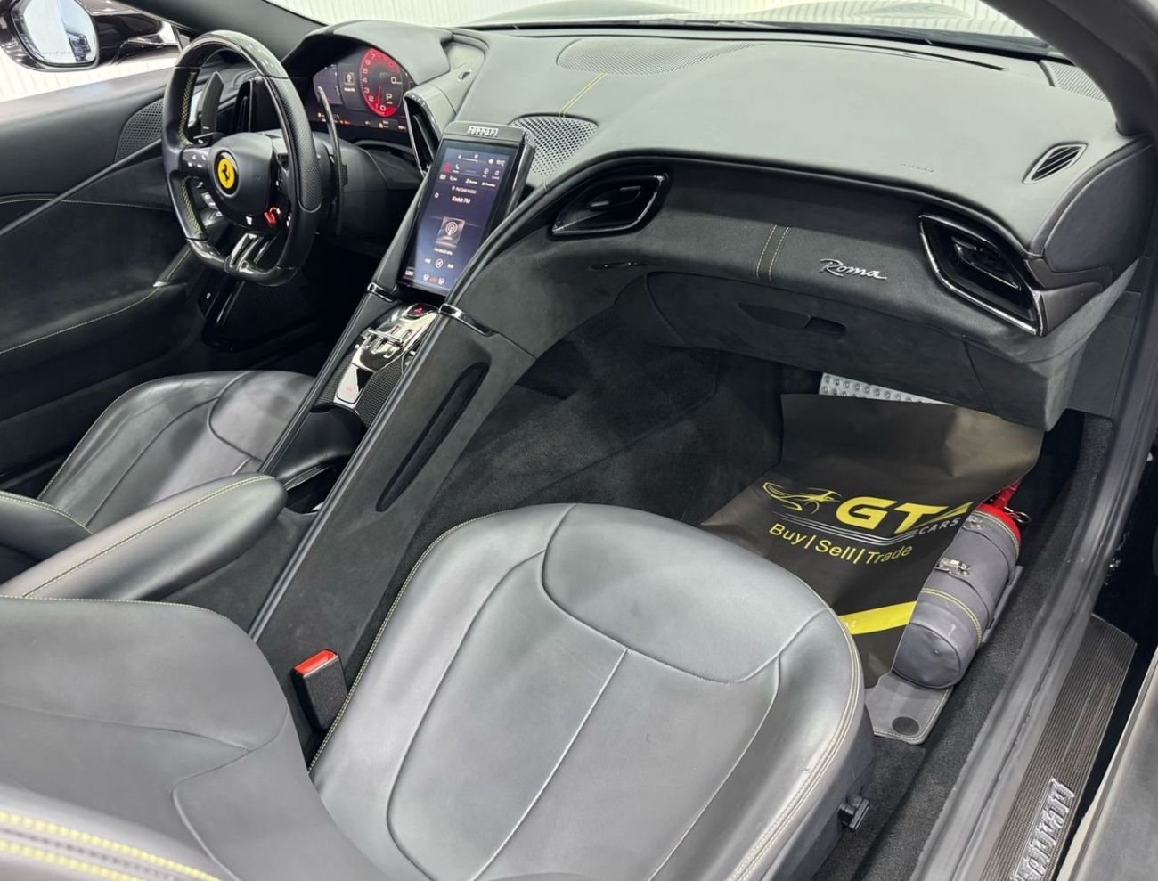 فيراري روما 2021 Ferrari Roma Coupe, 1 Year Warranty, Full Agency Service History, GCC