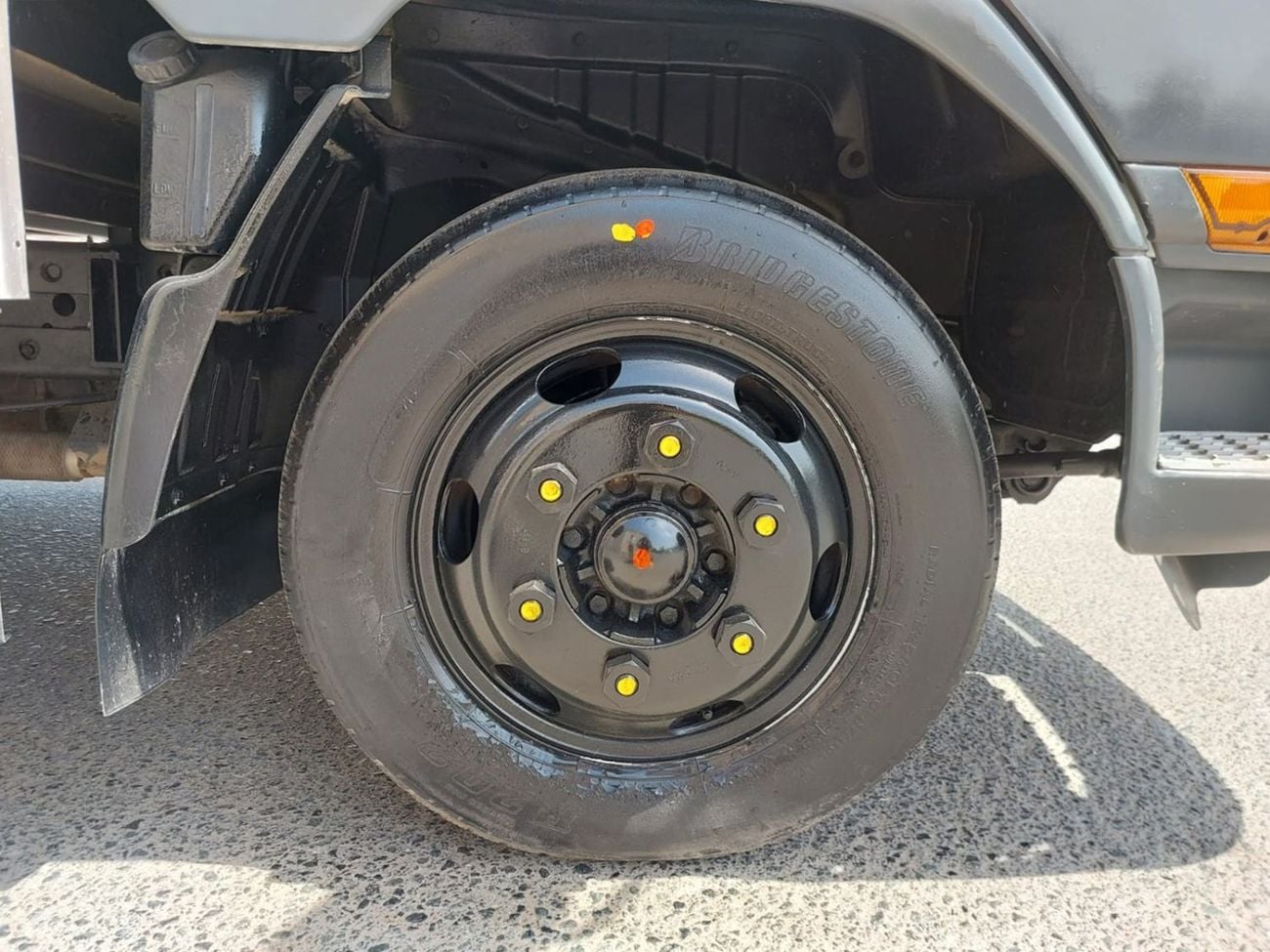 Mitsubishi Fuso Canter MITSUBISHI CANTER TRUCK RHD 1997 MODEL 4.5 L DIESEL MANUAL(PM31580)