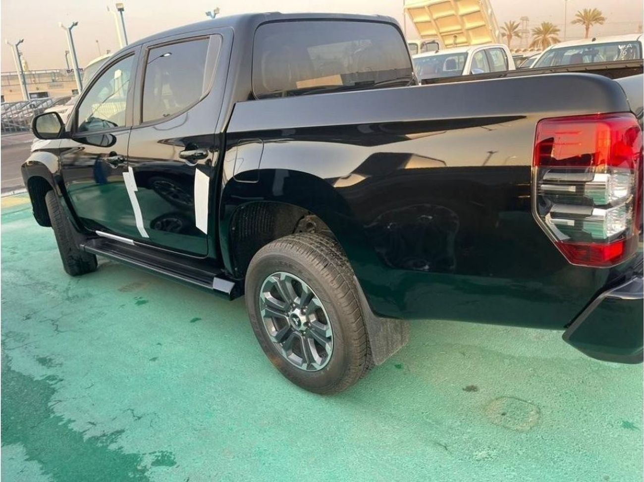 Mitsubishi L200 sportero  deseil  4x4  full   option automatic