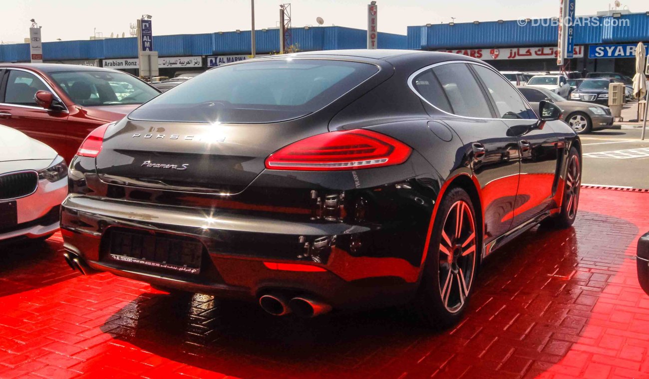 Porsche Panamera S