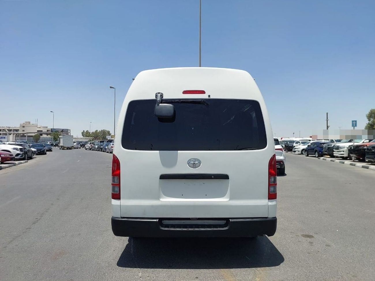 Toyota Hiace TOYOTA HIACE COMMUTER VAN RHD 2011 MODEL 3.0 L DIESEL AUTOMATIC(PM08585)