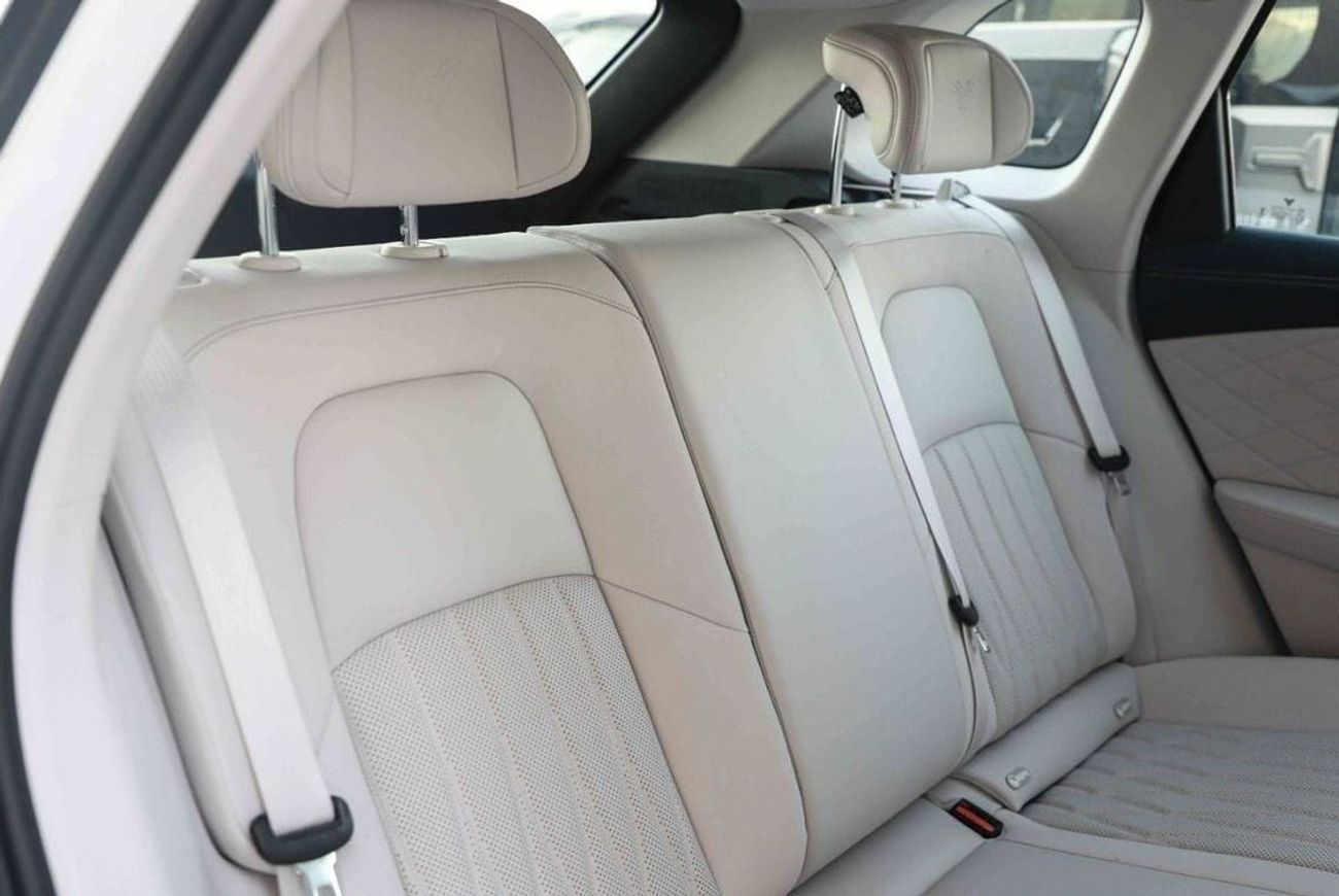 Neta L 2024 NETA L FLASH CHARGE EDITION 1.5 - Plug-in Hybrid - SILVER inside GREY | Export Price