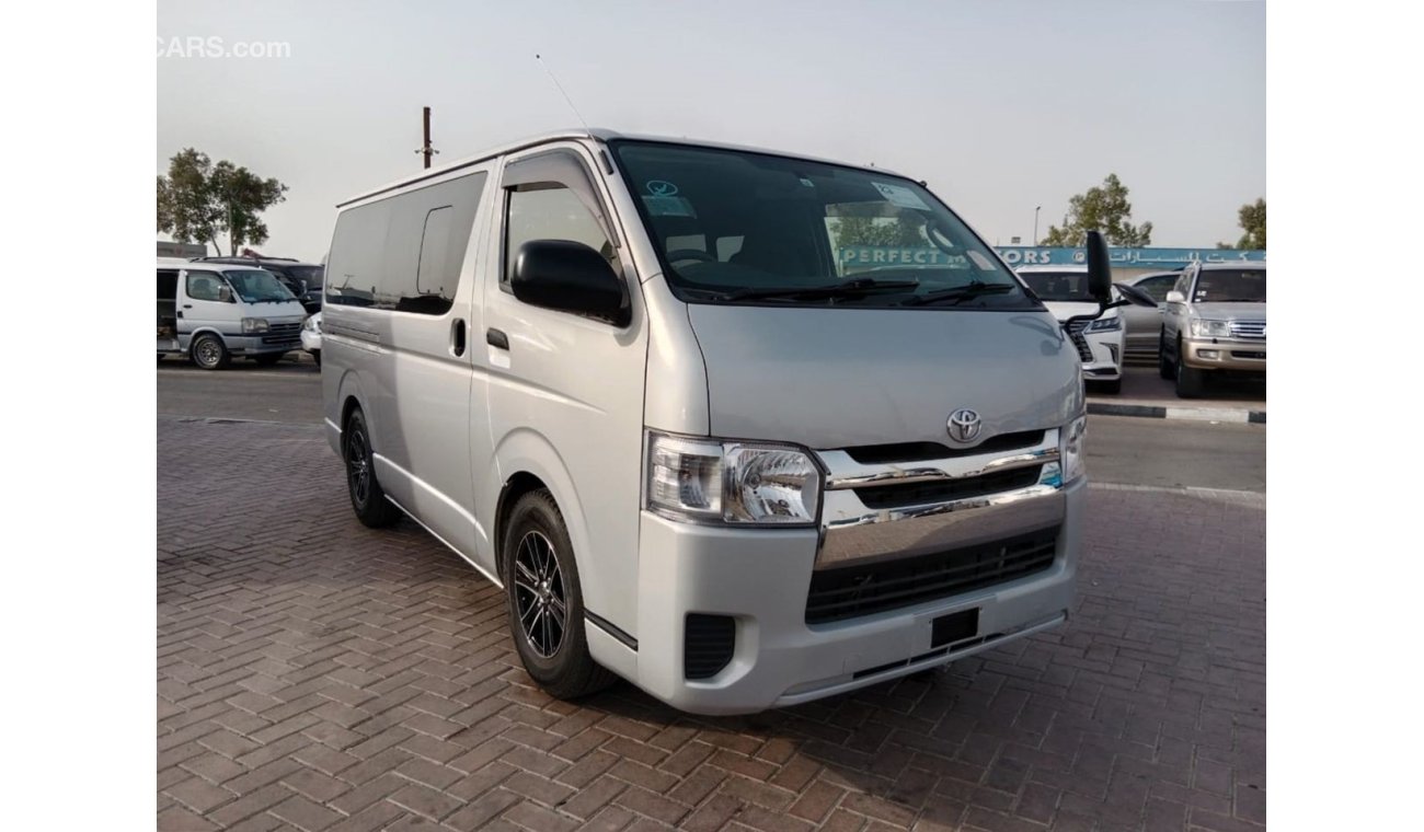 تويوتا هاياس TOYOTA HIACE VAN RIGHT HAND DRIVE (PM1558)