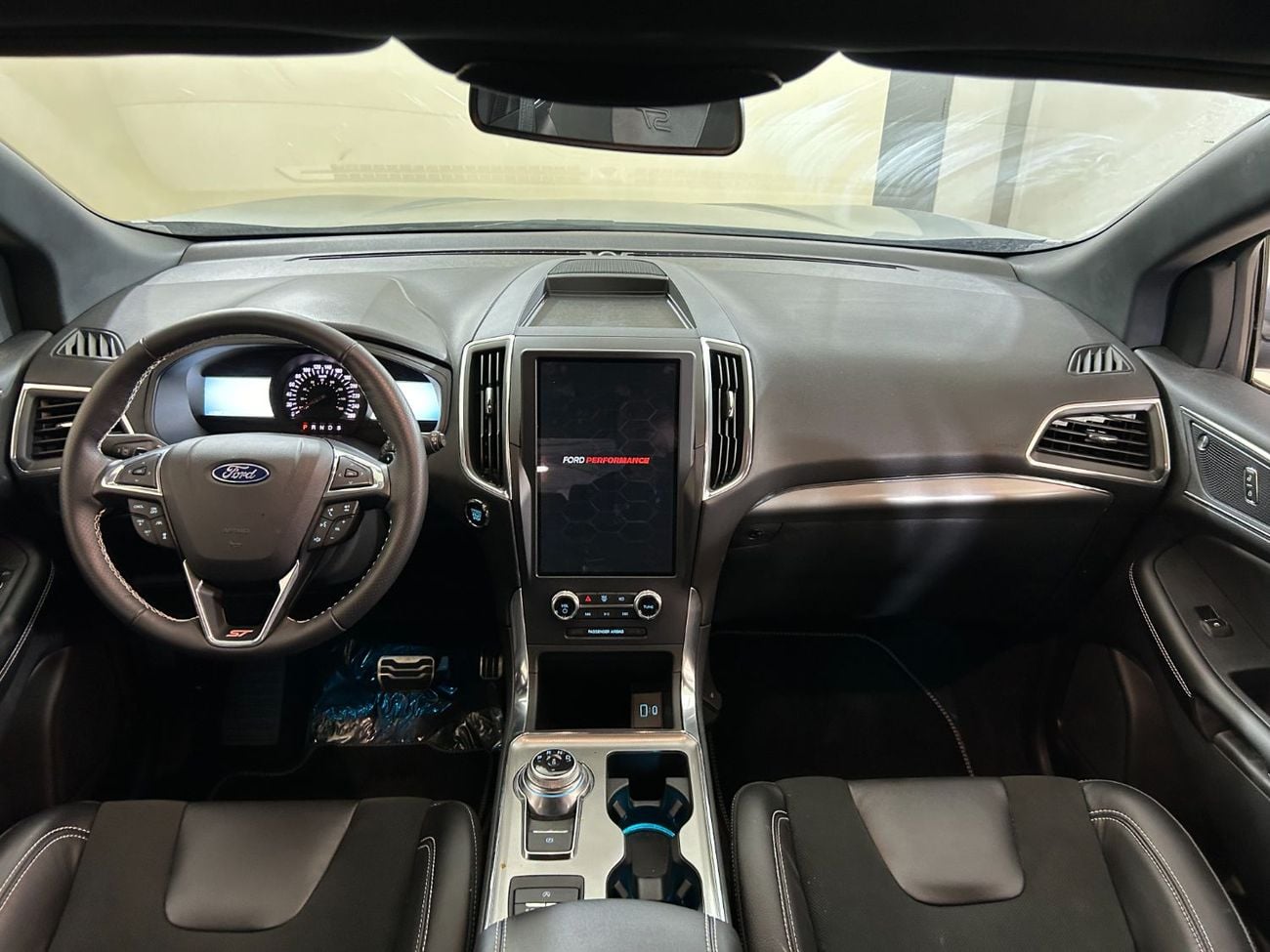 Ford Edge ST SST422 / FEE Insurance + Registration/ AL TAYER MOTORS AL QOUZ SHOWROOM