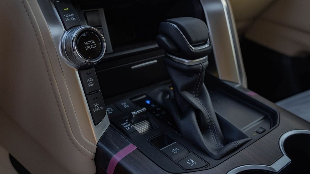 Toyota Land Cruiser 2025 Toyota Land Cruiser 300 GXR 3.5L AT Petrol (Black)