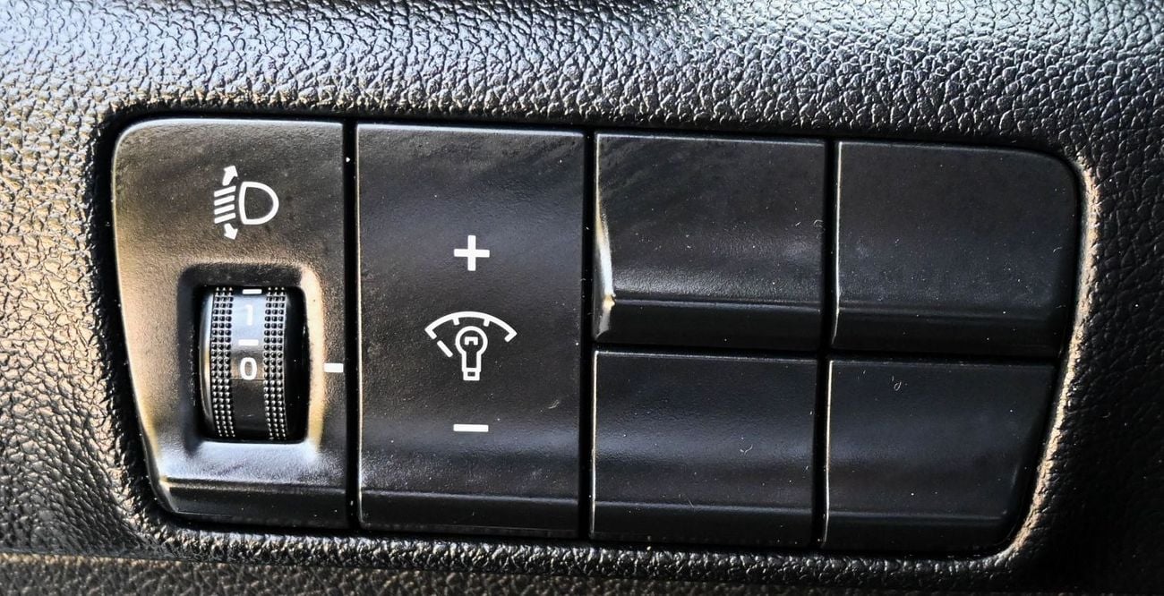 كيا سبورتيج Base 1.6L